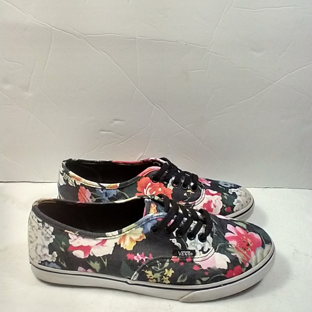 Vans Authentic Hawaiian Floral Pattern Skate Shoes Women’s sz 7.